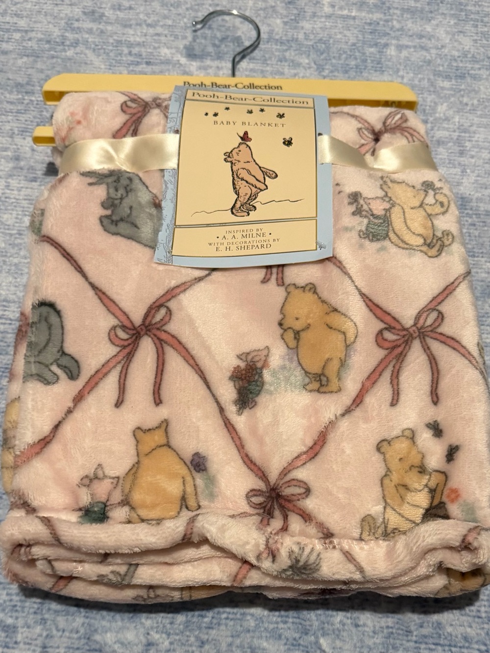 Disney Winnie the Pooh Pink Plush Baby Blanket with Ribbon Motif